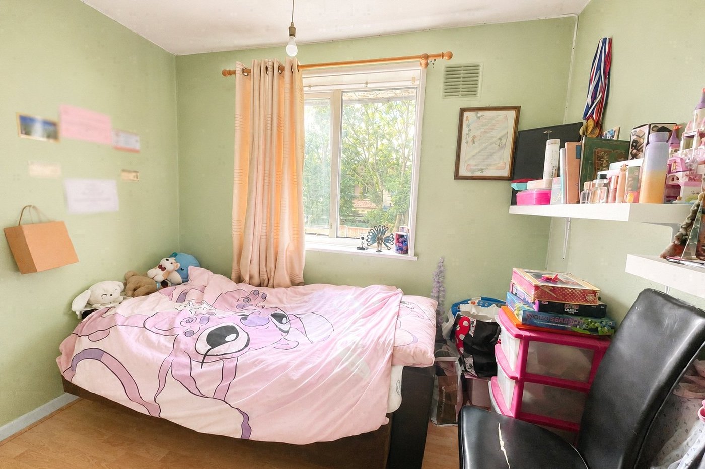 3 bedroom house for sale in London | Robinson Jackson