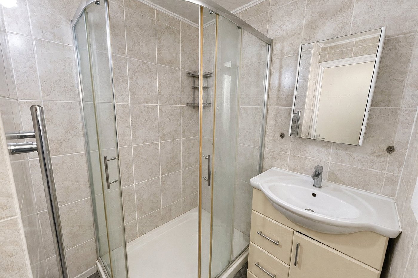 3 bedroom house for sale in London | Robinson Jackson