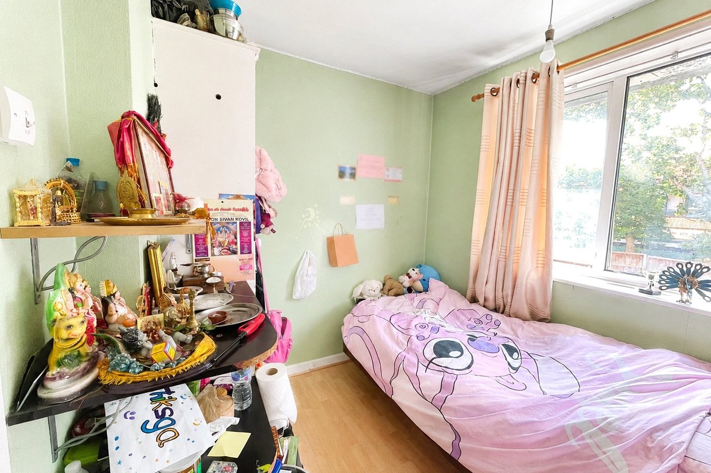 3 bedroom house for sale in London | Robinson Jackson