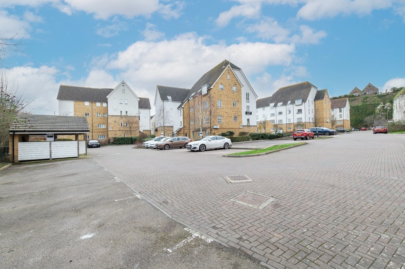 Property for sale in Gravesend, Kent, DA11 Robinson Michael & Jackson