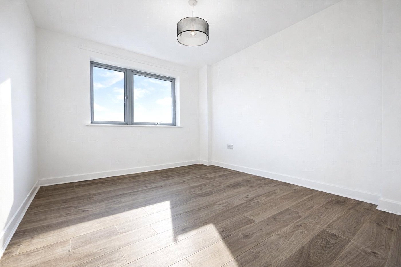 2 bedroom property for sale in London | Robinson Jackson
