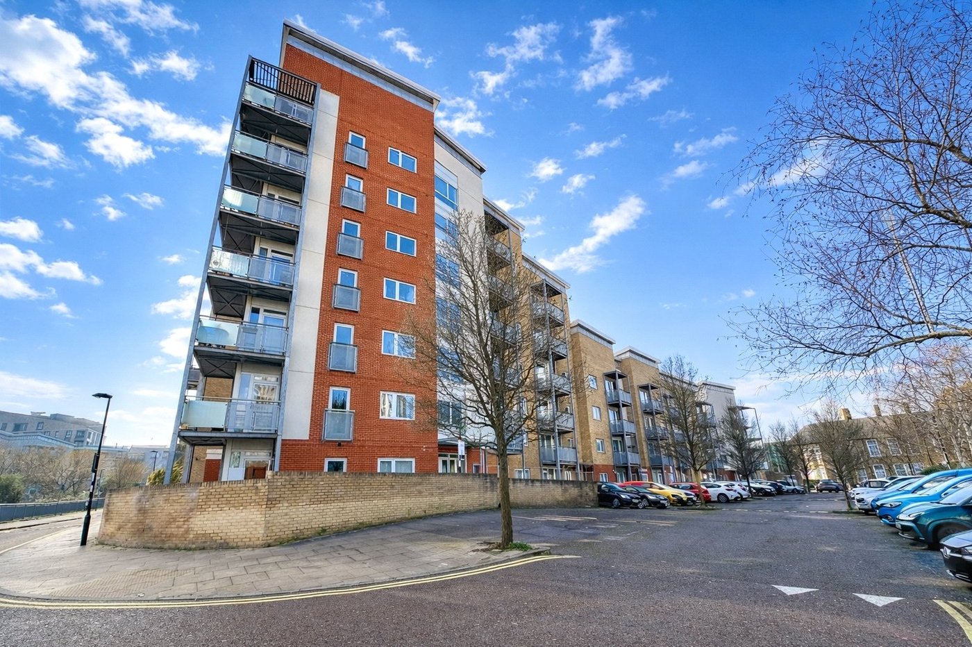 2 bedroom property for sale in London | Robinson Jackson