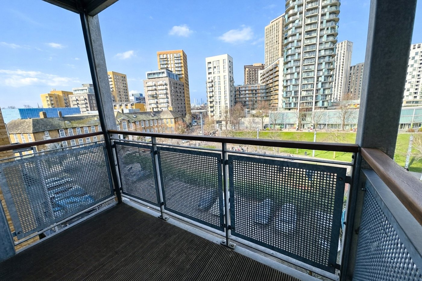 2 bedroom property for sale in London | Robinson Jackson