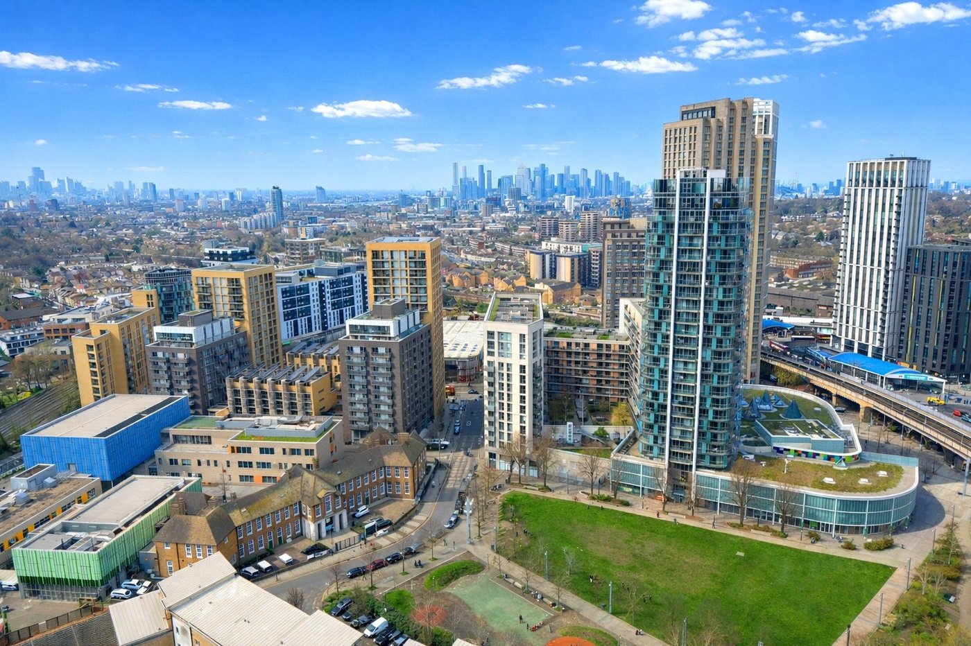 2 bedroom property for sale in London | Robinson Jackson