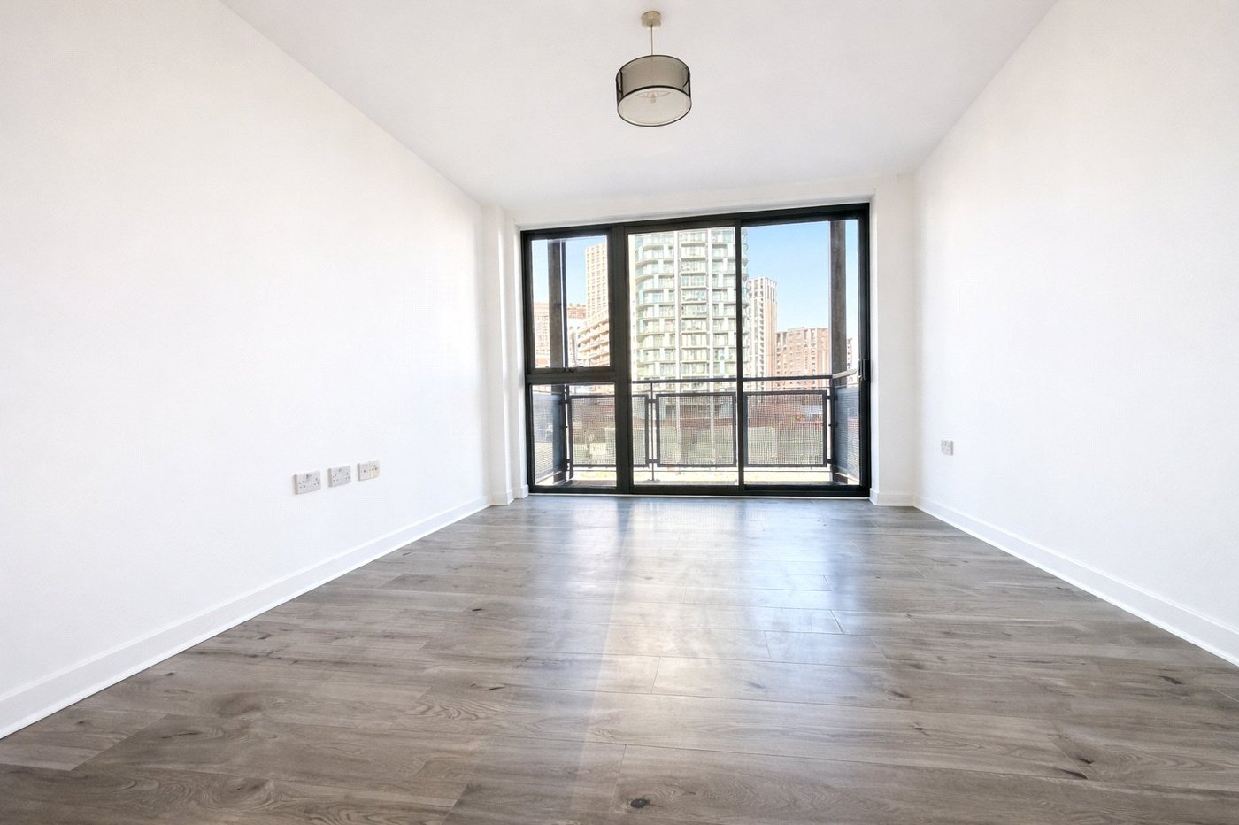 2 bedroom property for sale in London | Robinson Jackson