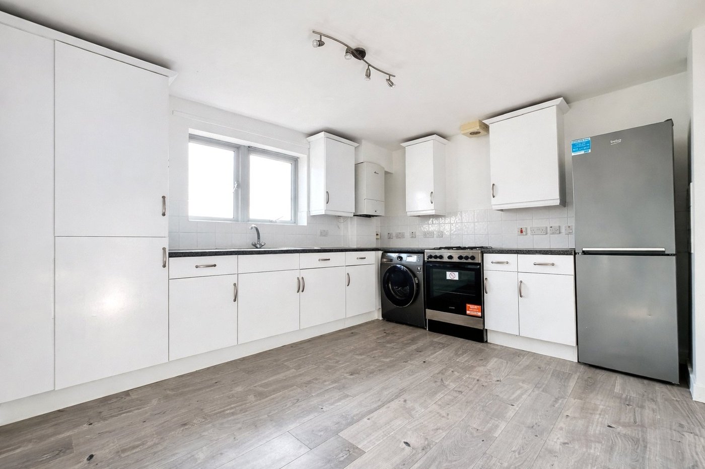 2 bedroom property for sale in London | Robinson Jackson