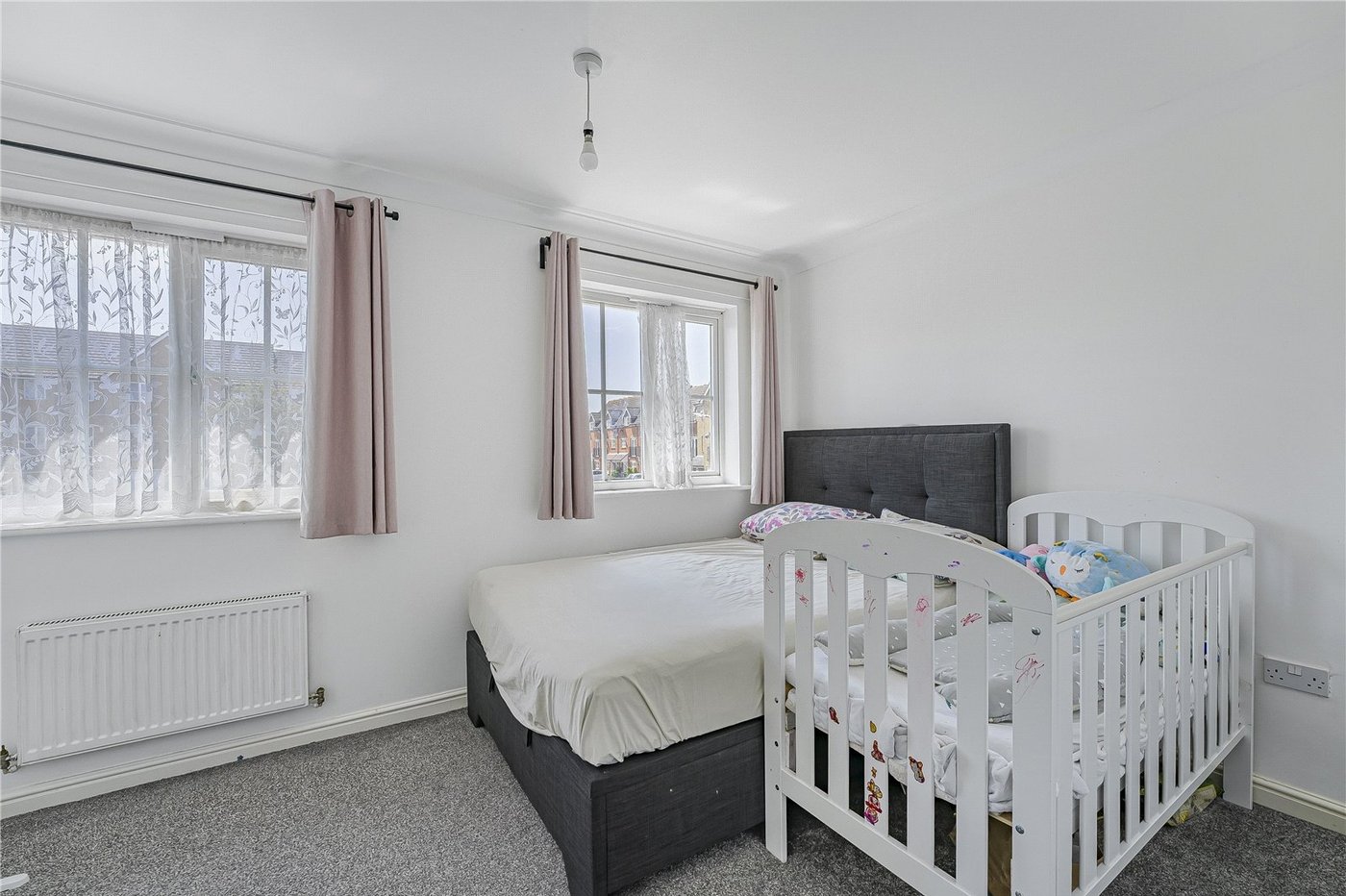 2 bedroom house for sale in Dartford | Robinson Jackson