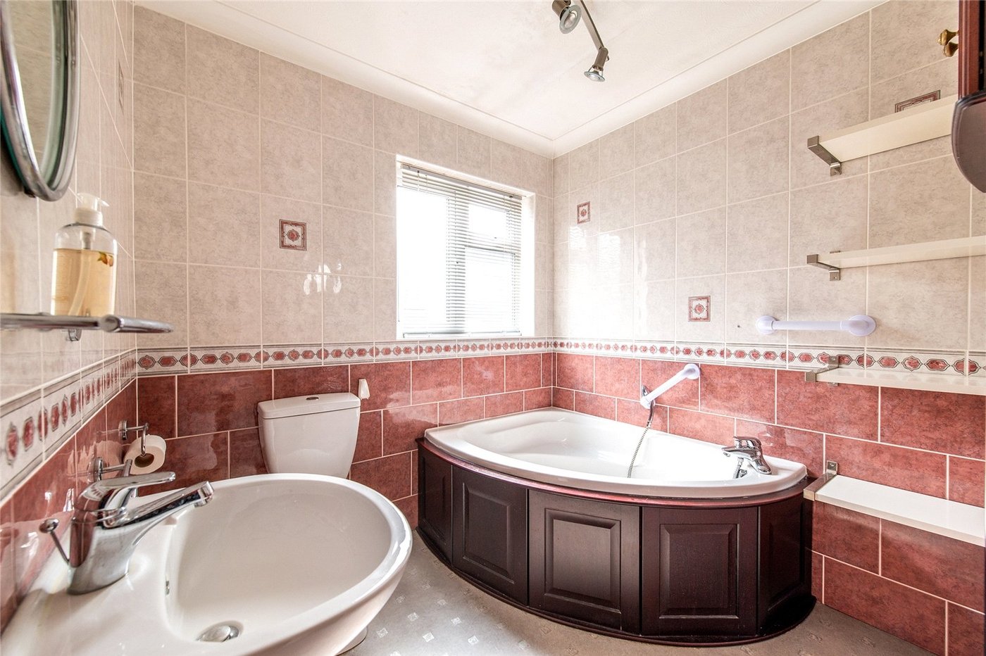 2 bedroom house for sale in Gravesend | Robinson Michael & Jackson