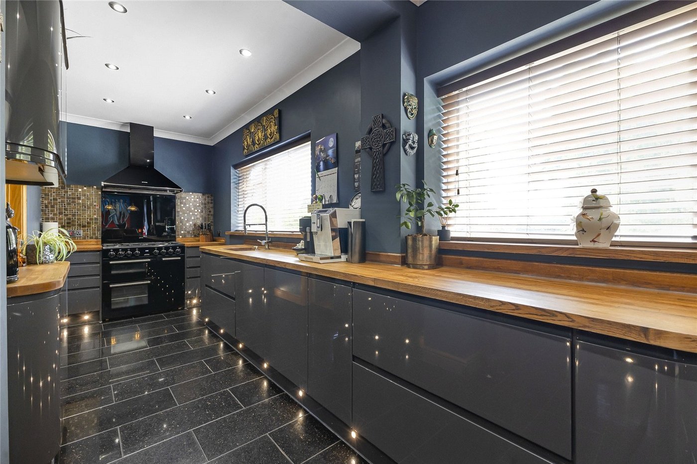 6 bedroom house for sale in Strood | Robinson Michael & Jackson