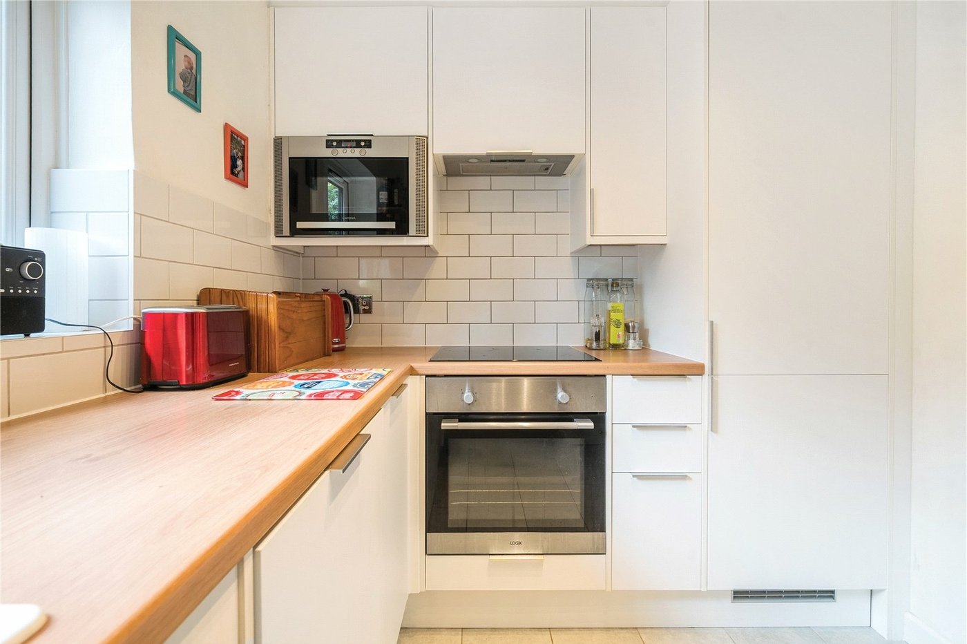 2 bedroom property for sale in London | Robinson Jackson