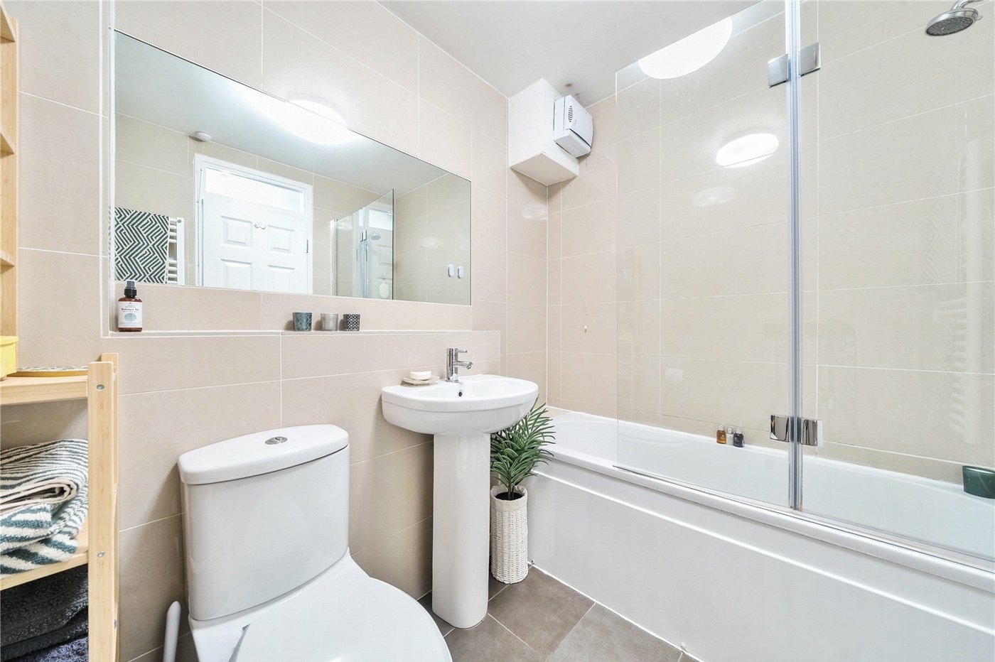 2 bedroom property for sale in  | Robinson Jackson