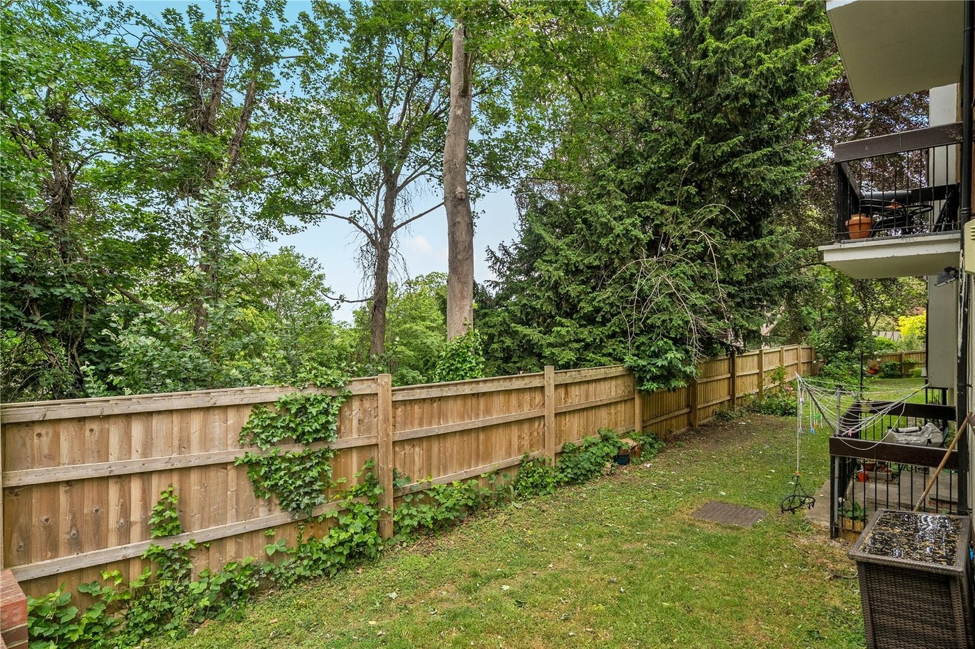 2 bedroom property for sale in  | Robinson Jackson