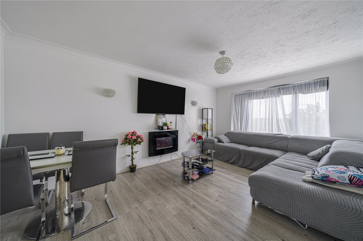 2 bedroom property for sale in Dartford | Robinson Jackson