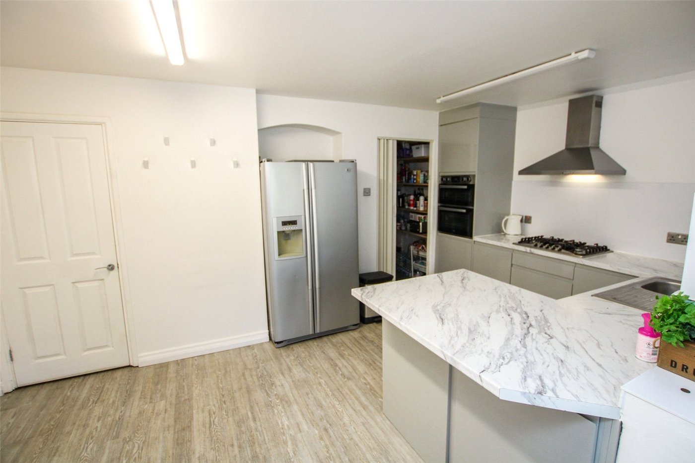 3 bedroom house for sale in London | Robinson Jackson
