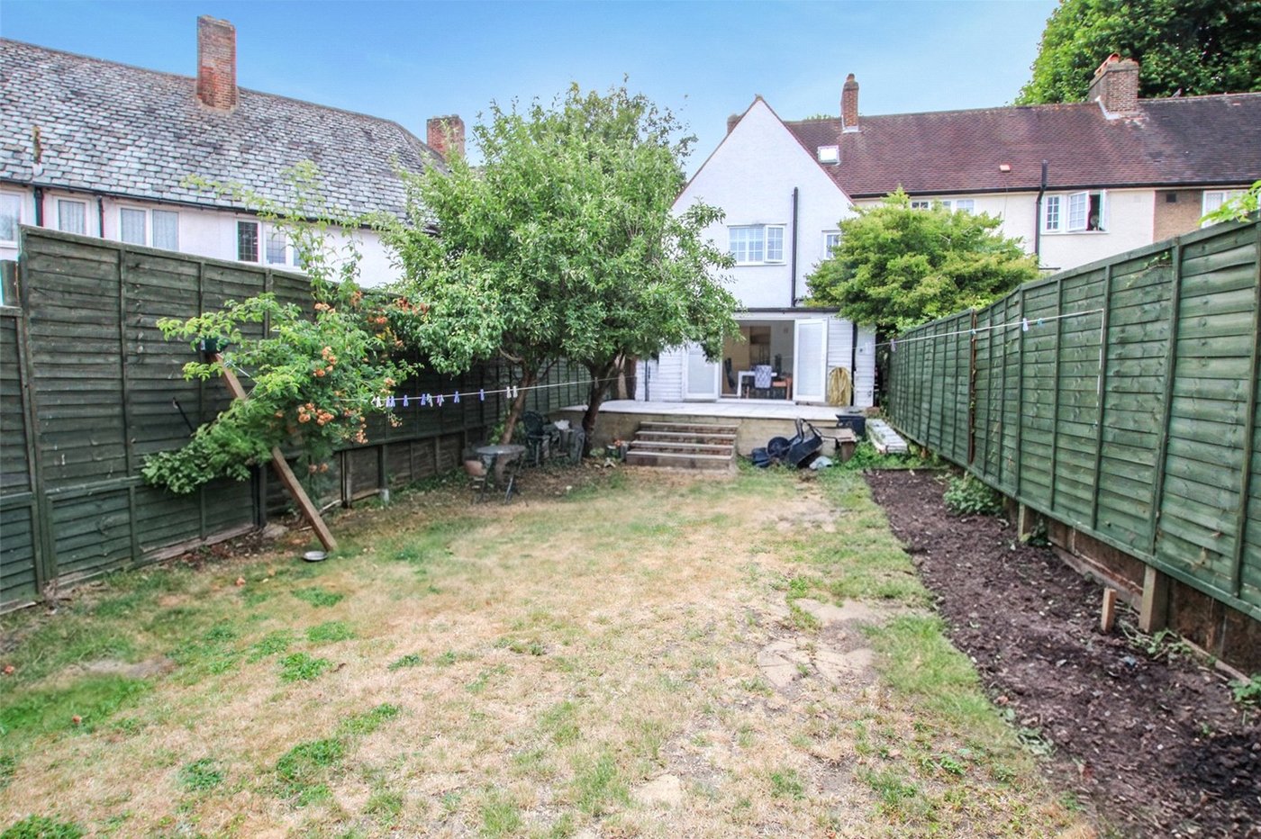 3 bedroom house for sale in London | Robinson Jackson