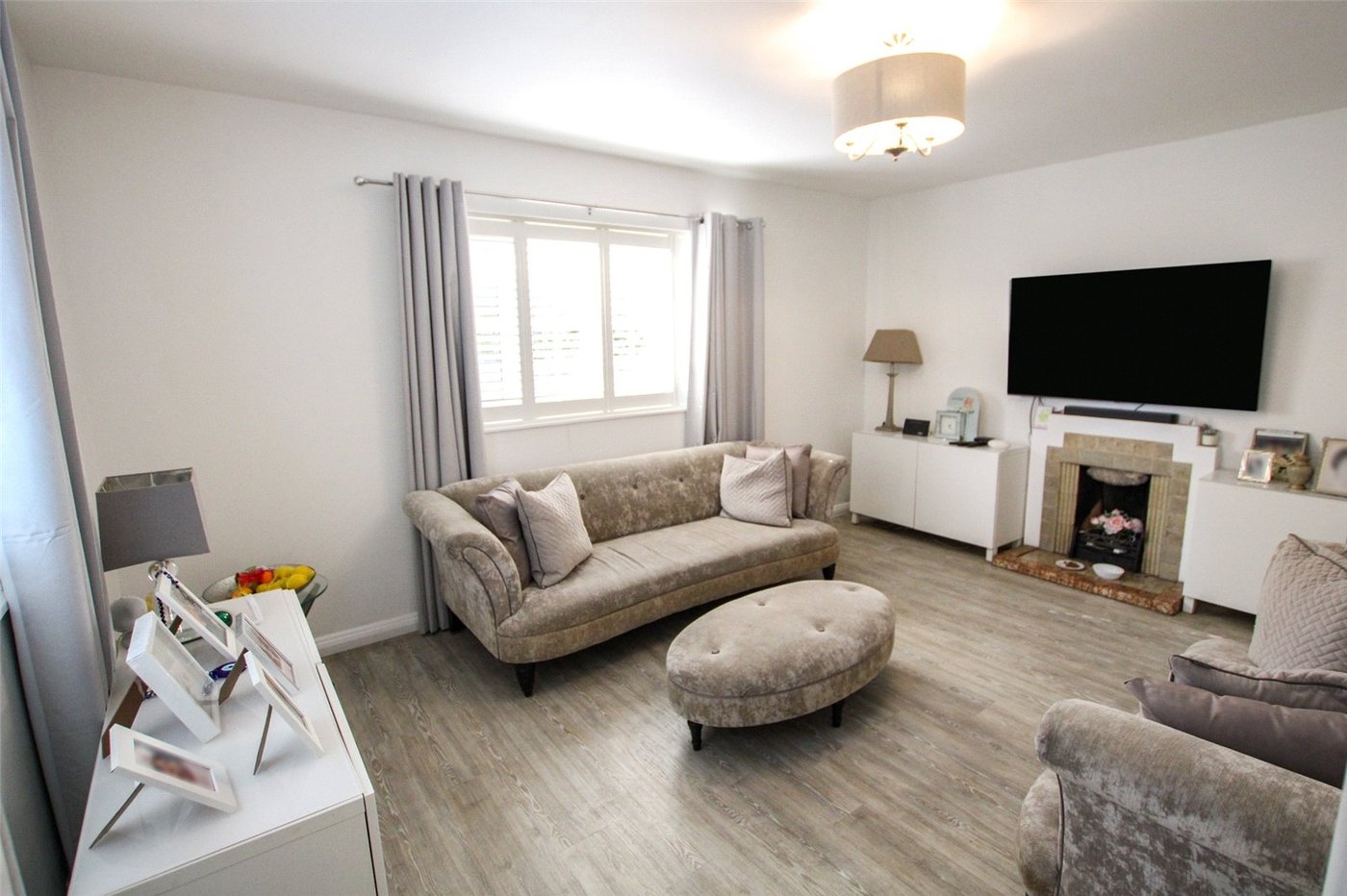 3 bedroom house for sale in London | Robinson Jackson