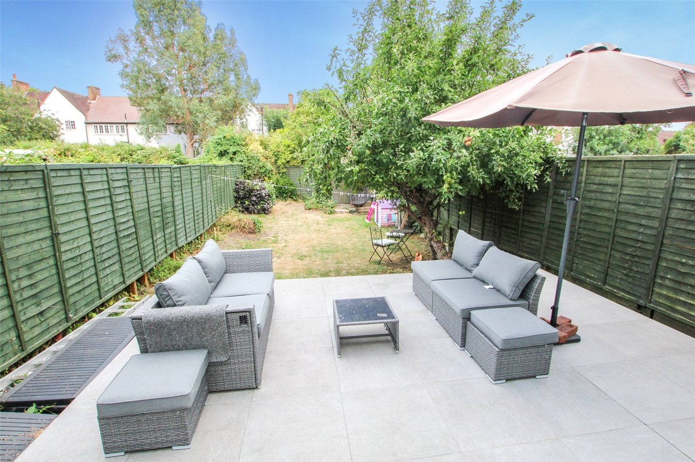 3 bedroom house for sale in London | Robinson Jackson
