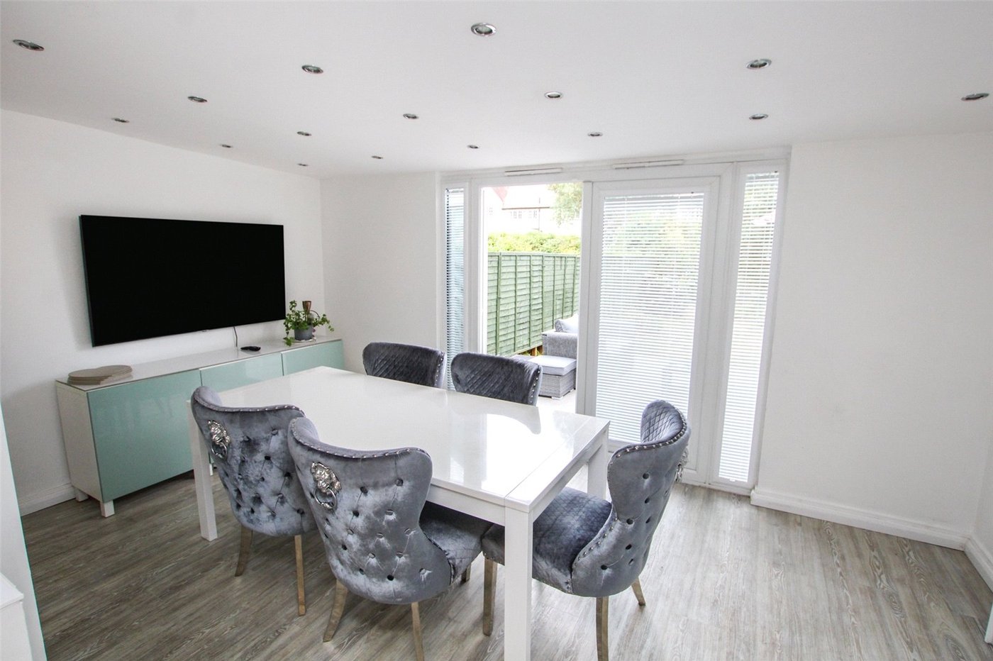 3 bedroom house for sale in London | Robinson Jackson