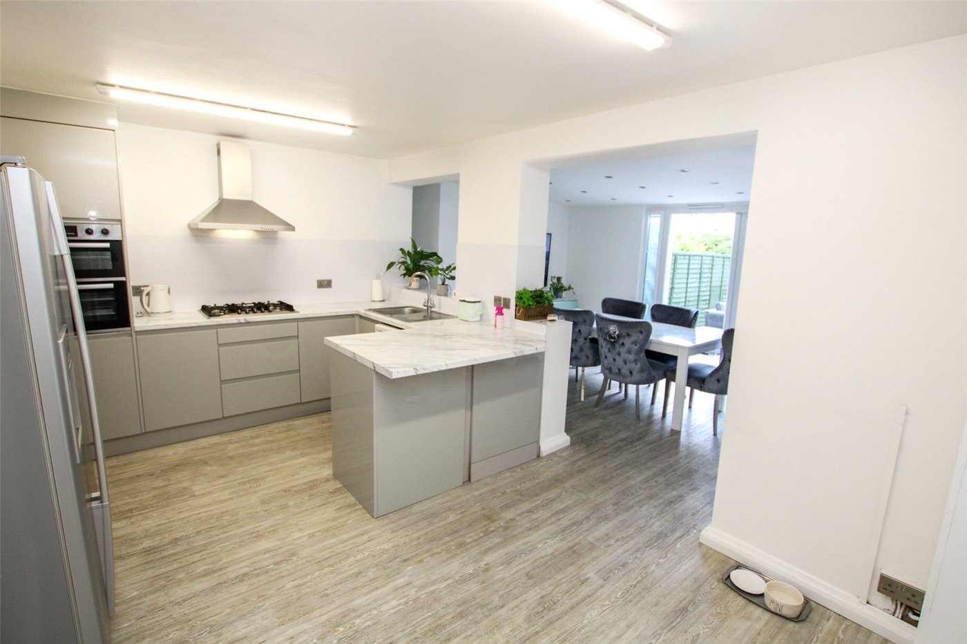 3 bedroom house for sale in London | Robinson Jackson