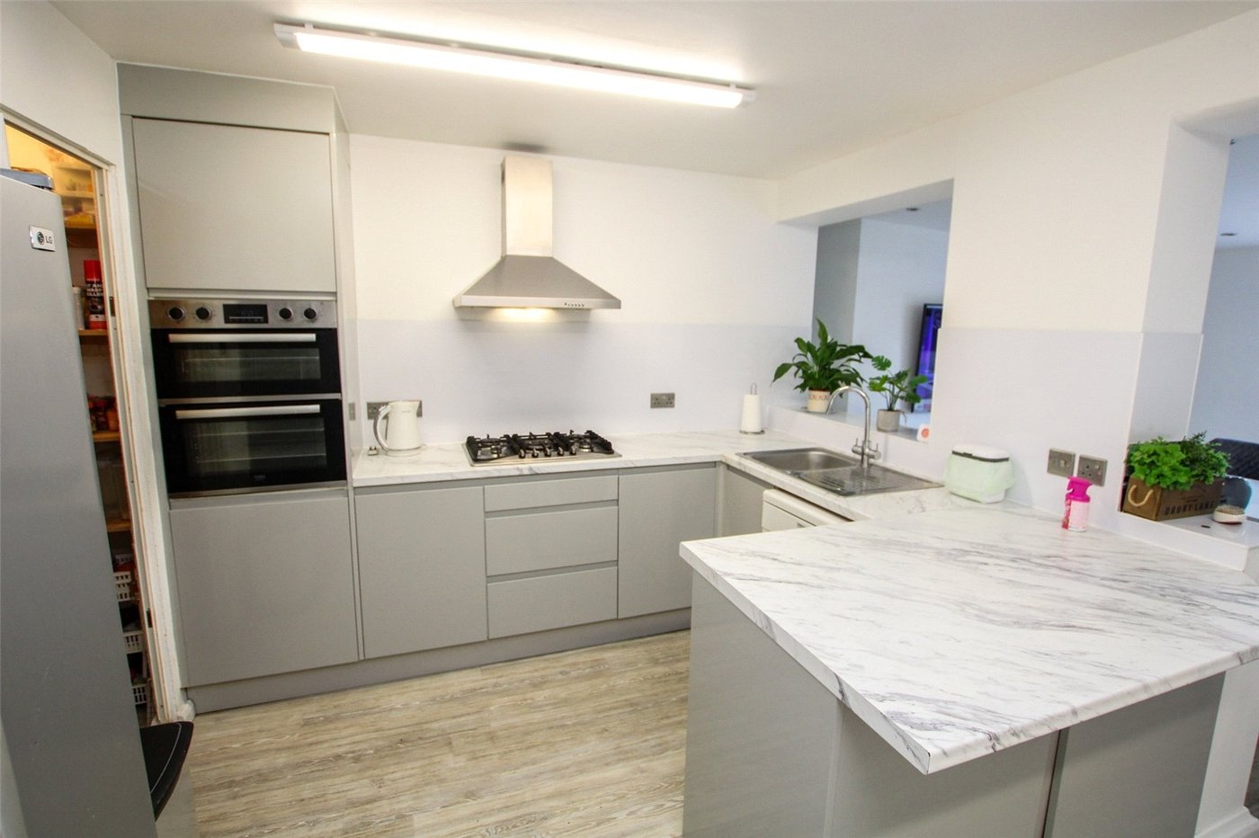 3 bedroom house for sale in London | Robinson Jackson