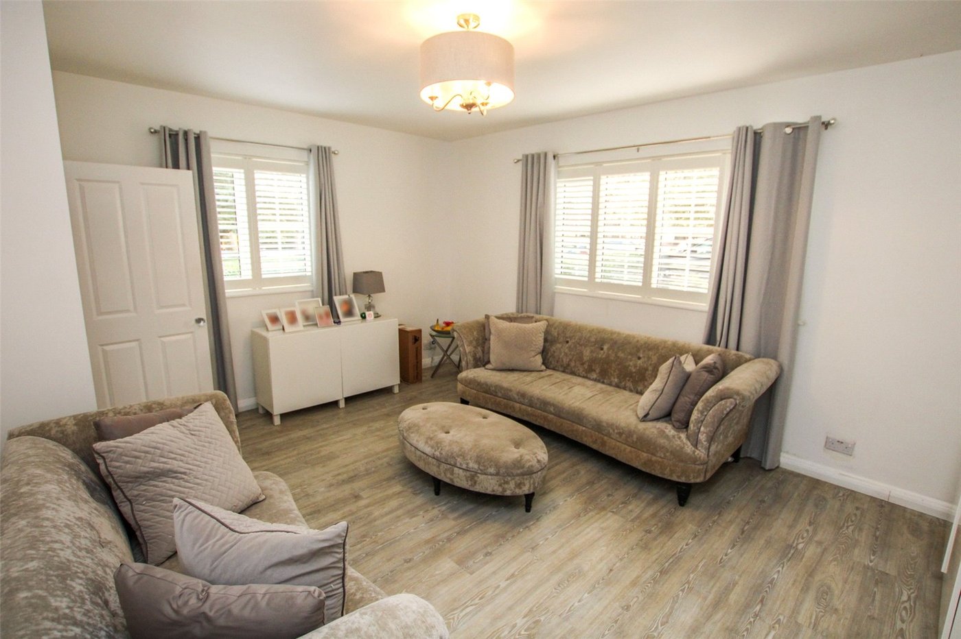 3 bedroom house for sale in London | Robinson Jackson