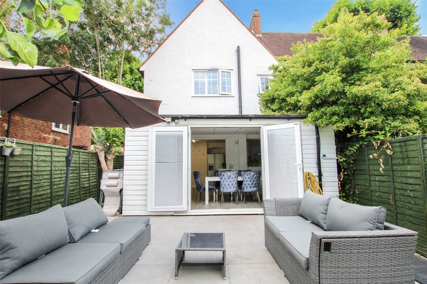3 bedroom house for sale in London | Robinson Jackson
