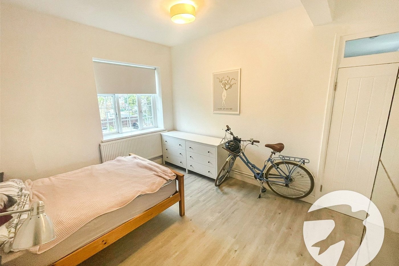 3 bedroom property for sale in London | Robinson Jackson