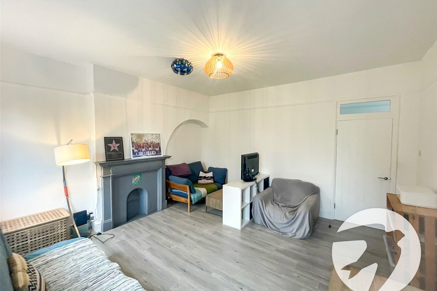 3 bedroom property for sale in London | Robinson Jackson