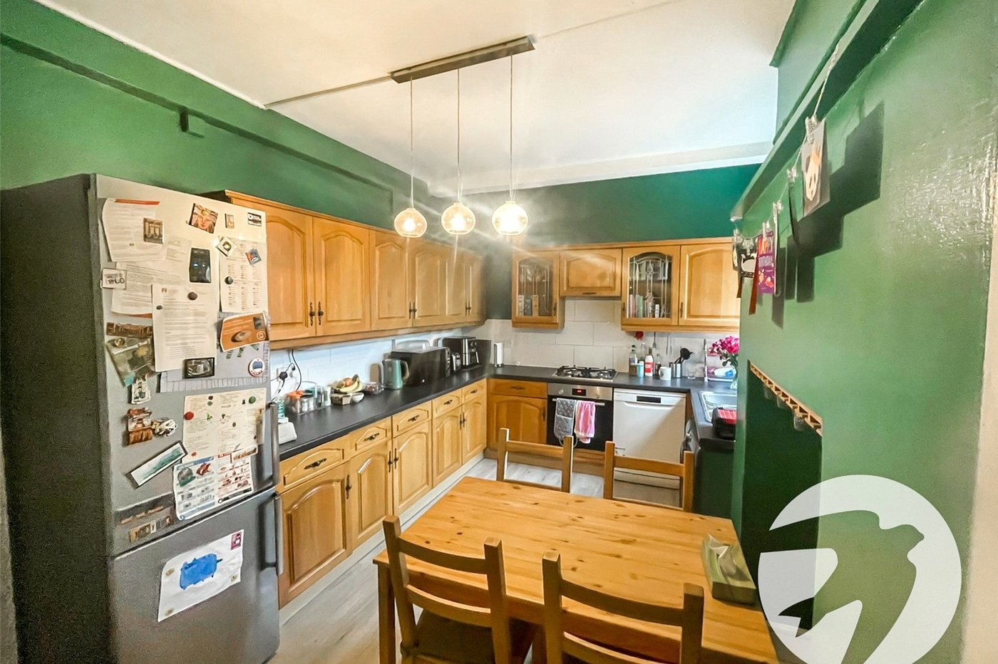 3 bedroom property for sale in London | Robinson Jackson