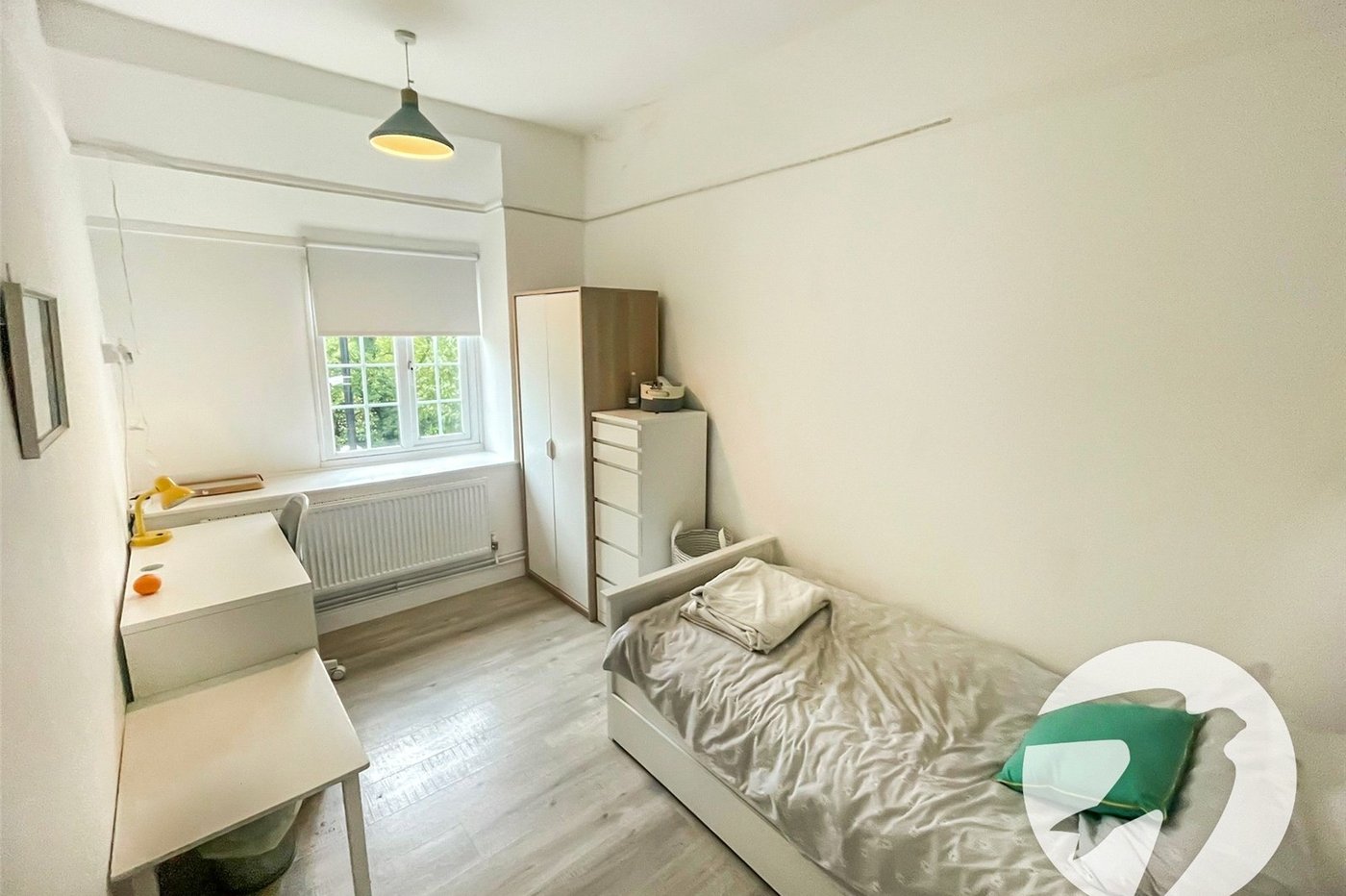 3 bedroom property for sale in London | Robinson Jackson