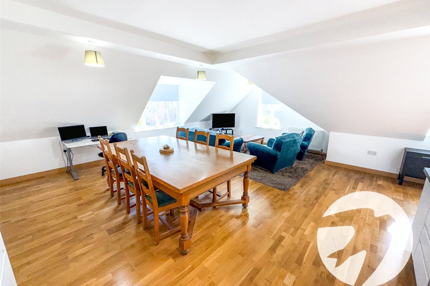 3 bedroom property for sale in London | Robinson Jackson