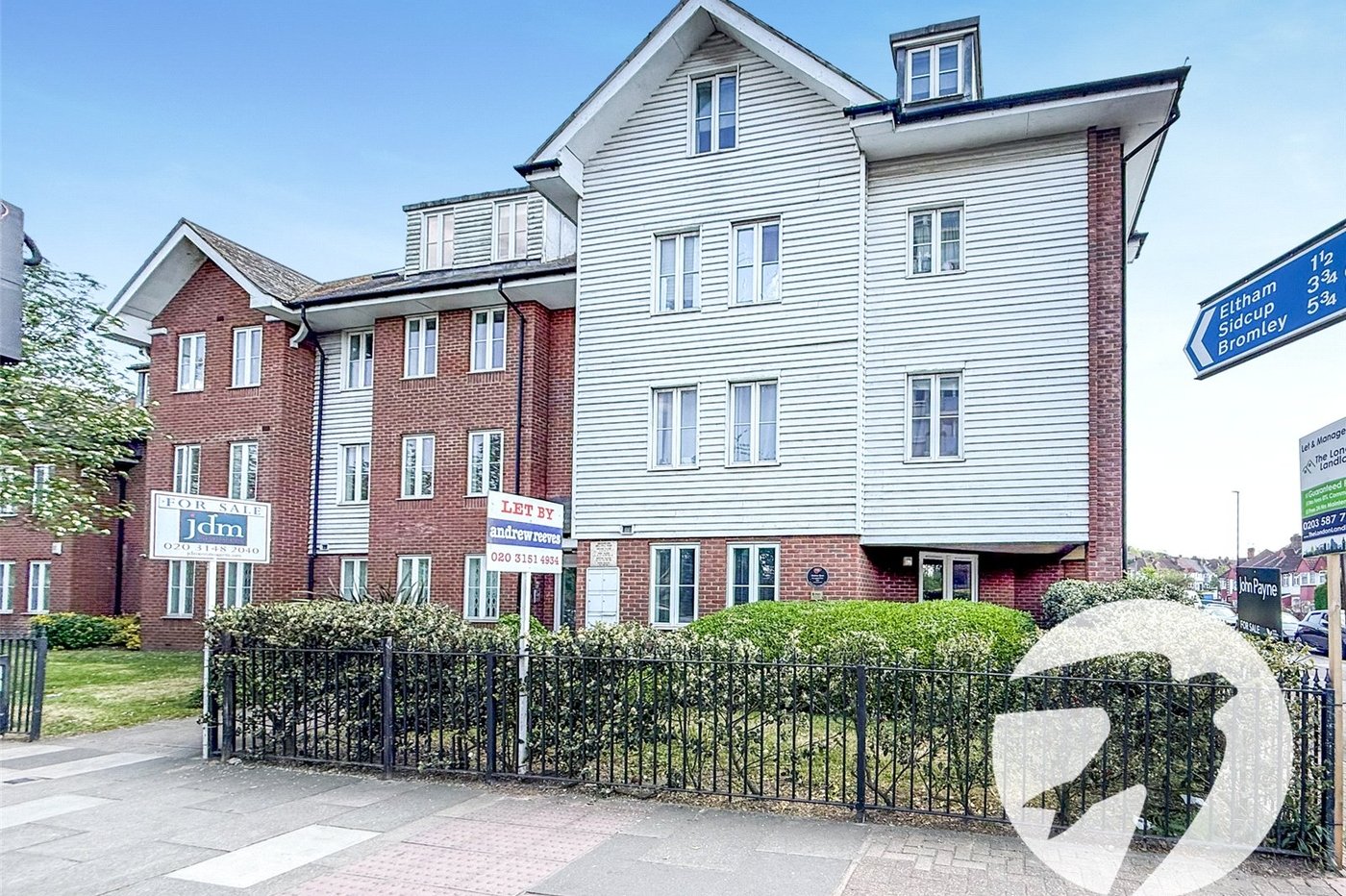 3 bedroom property for sale in London | Robinson Jackson