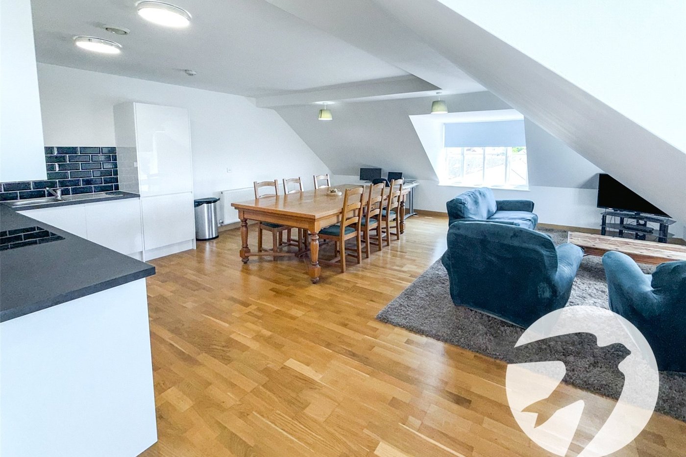 3 bedroom property for sale in London | Robinson Jackson