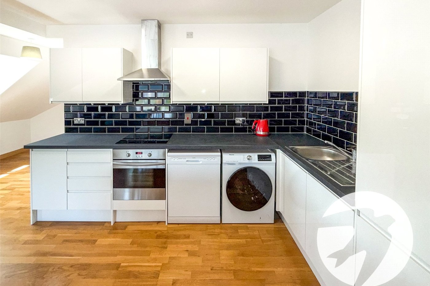 3 bedroom property for sale in London | Robinson Jackson