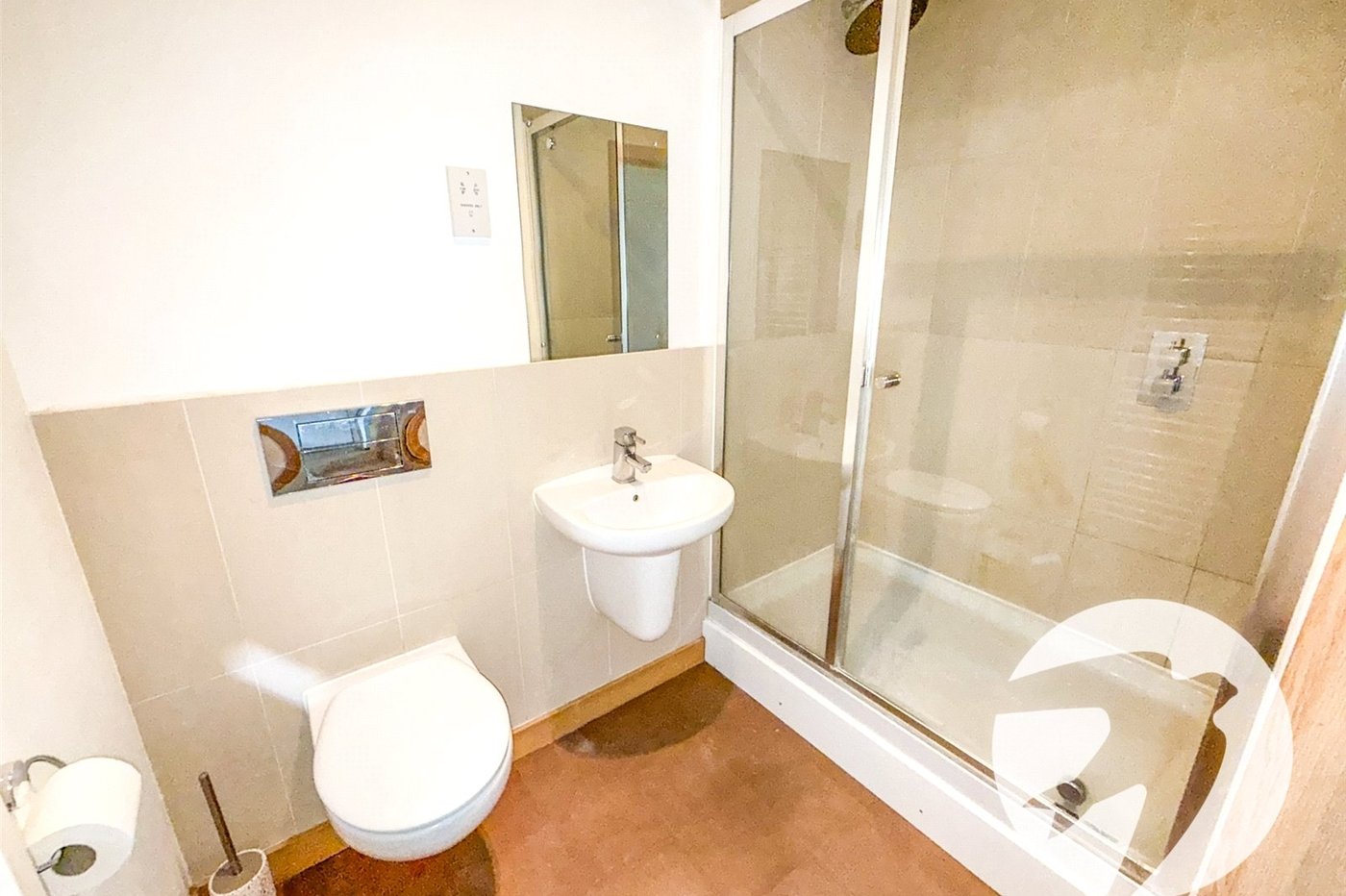 3 bedroom property for sale in London | Robinson Jackson