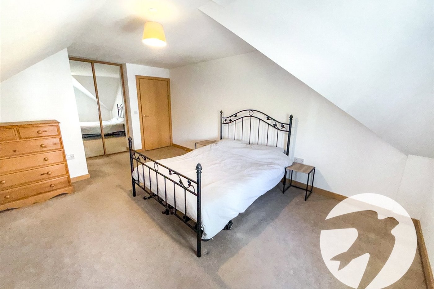 3 bedroom property for sale in London | Robinson Jackson