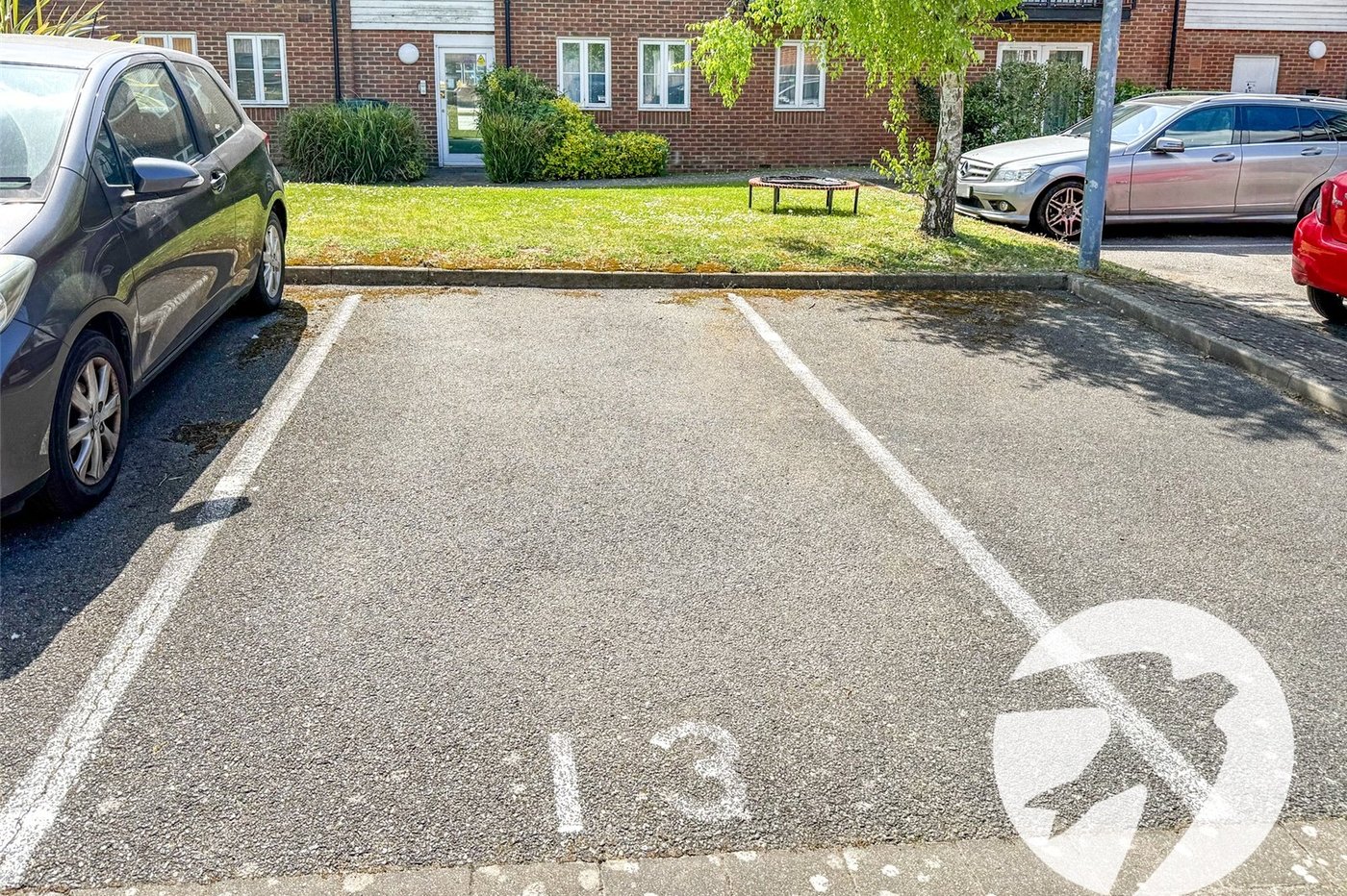 3 bedroom property for sale in London | Robinson Jackson