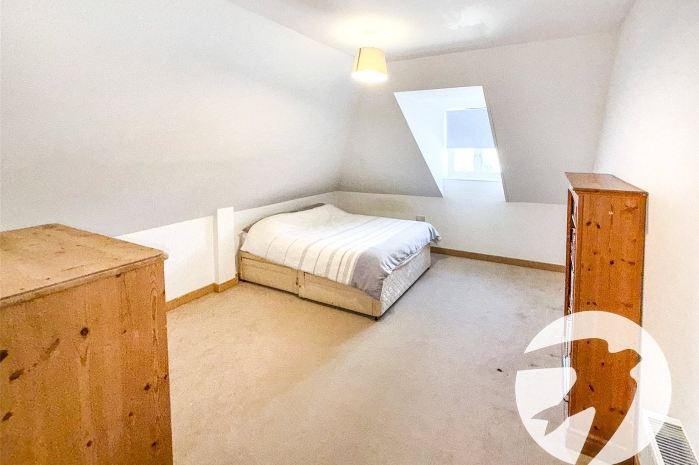 3 bedroom property for sale in London | Robinson Jackson