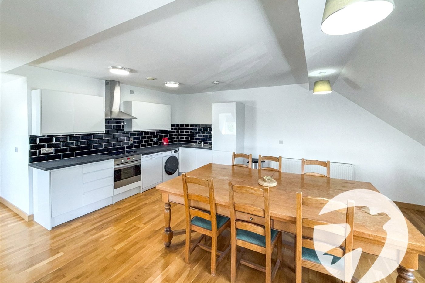 3 bedroom property for sale in London | Robinson Jackson