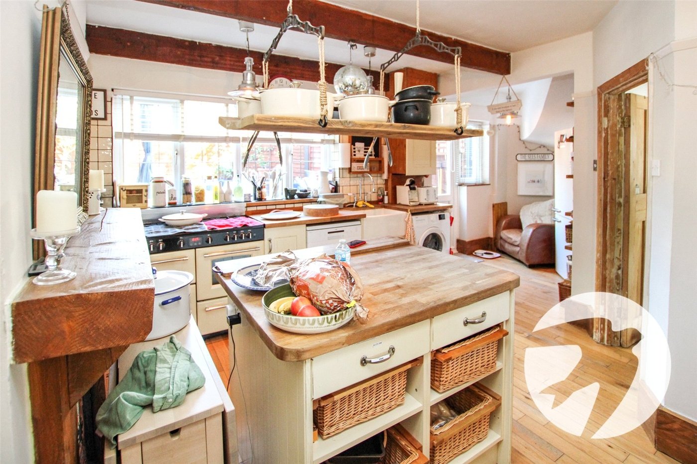 3 bedroom house for sale in London | Robinson Jackson