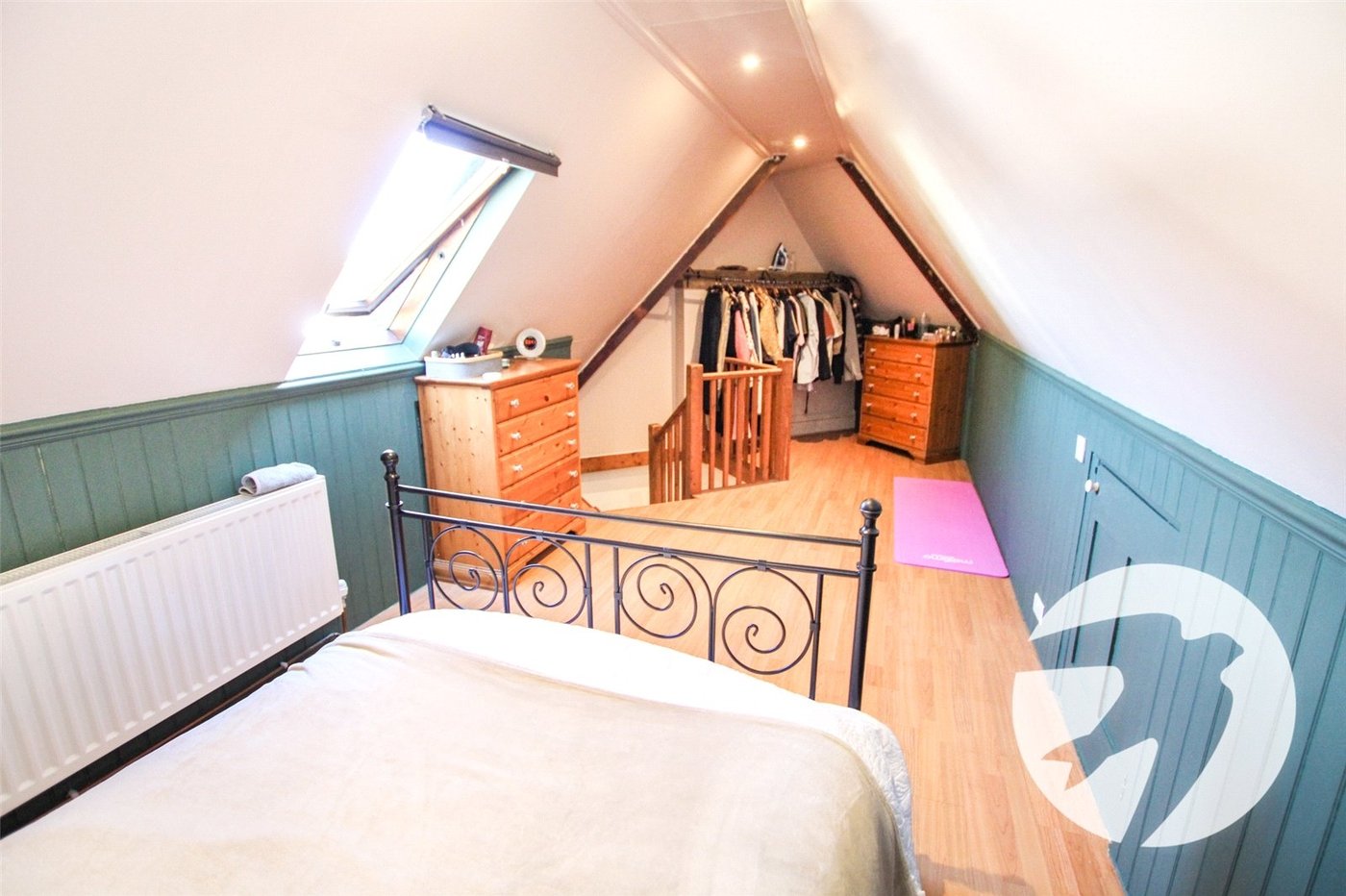 3 bedroom house for sale in London | Robinson Jackson