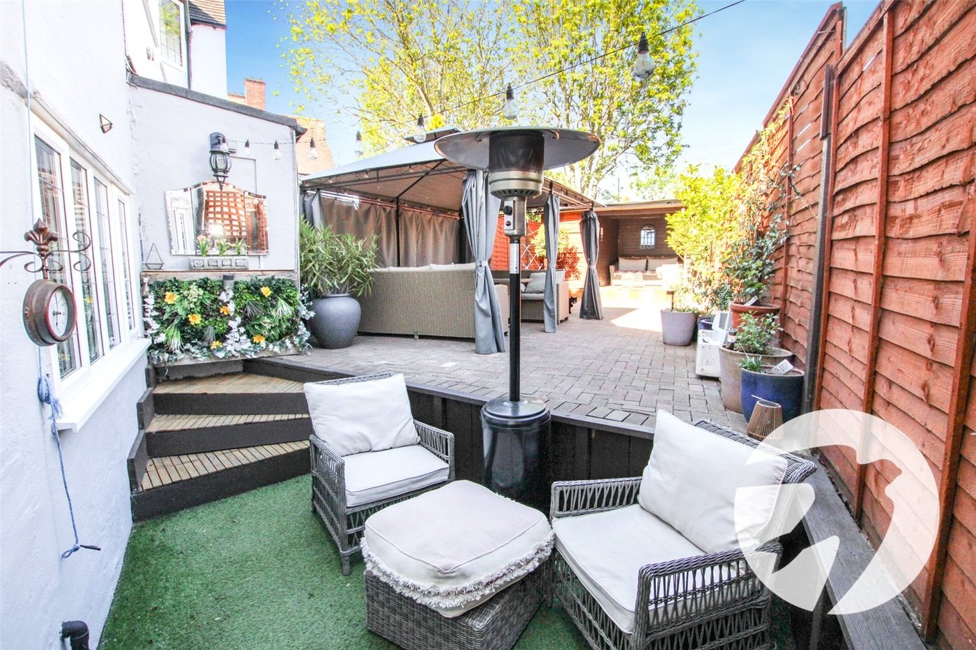 3 bedroom house for sale in London | Robinson Jackson