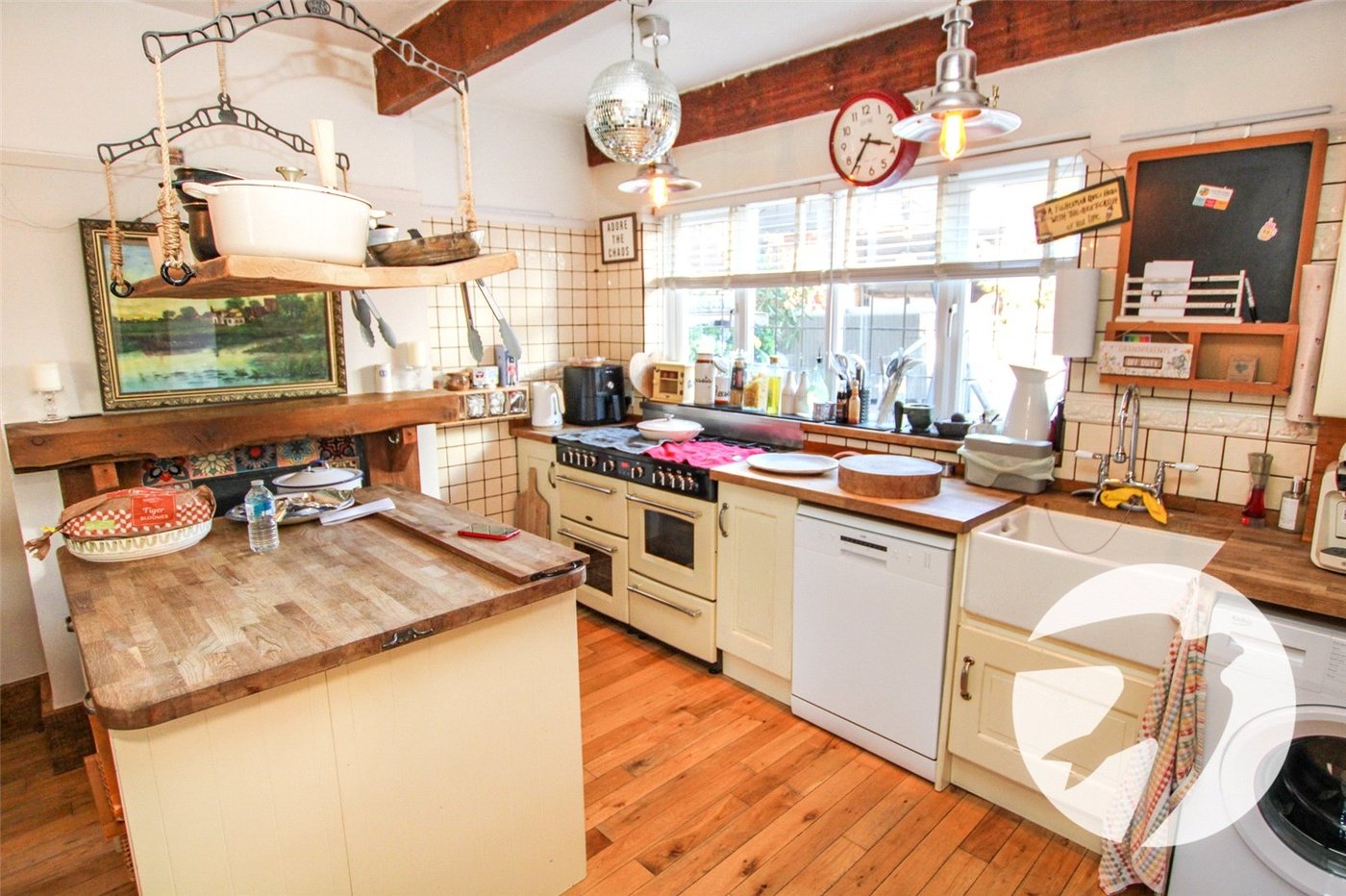 3 bedroom house for sale in London | Robinson Jackson