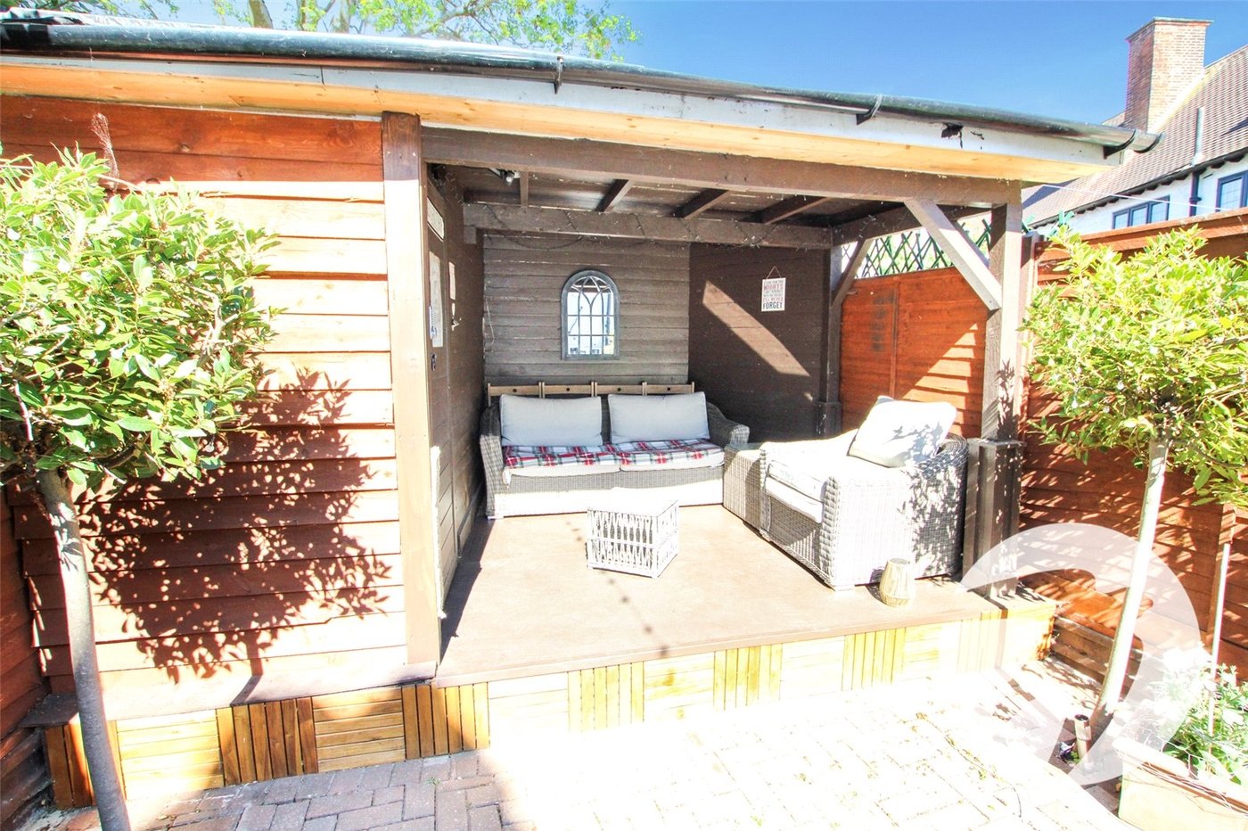 3 bedroom house for sale in London | Robinson Jackson