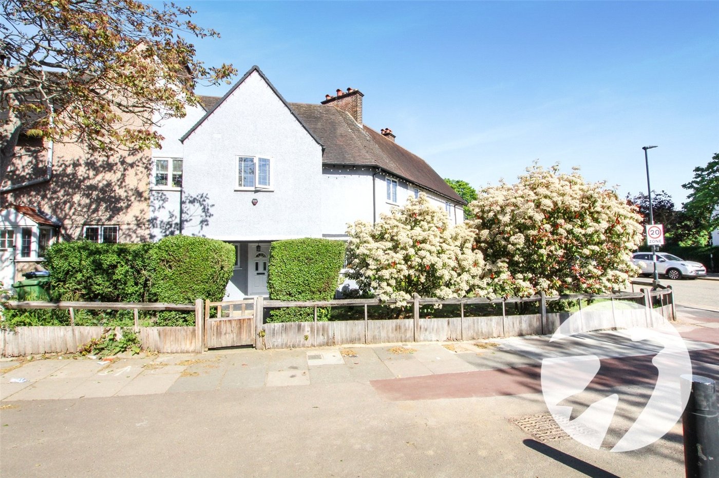 3 bedroom house for sale in London | Robinson Jackson