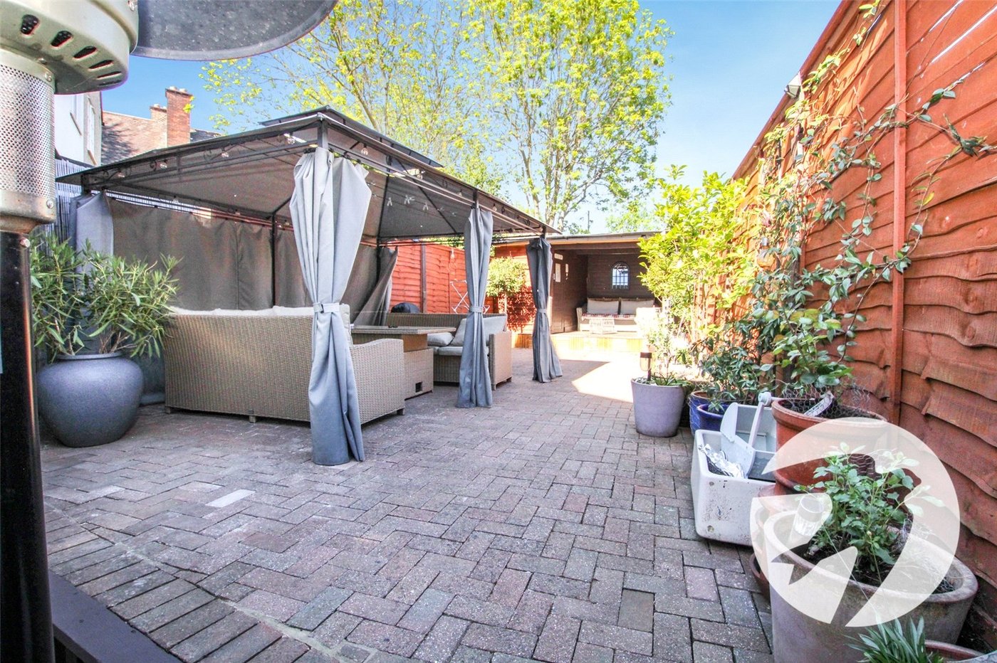 3 bedroom house for sale in London | Robinson Jackson