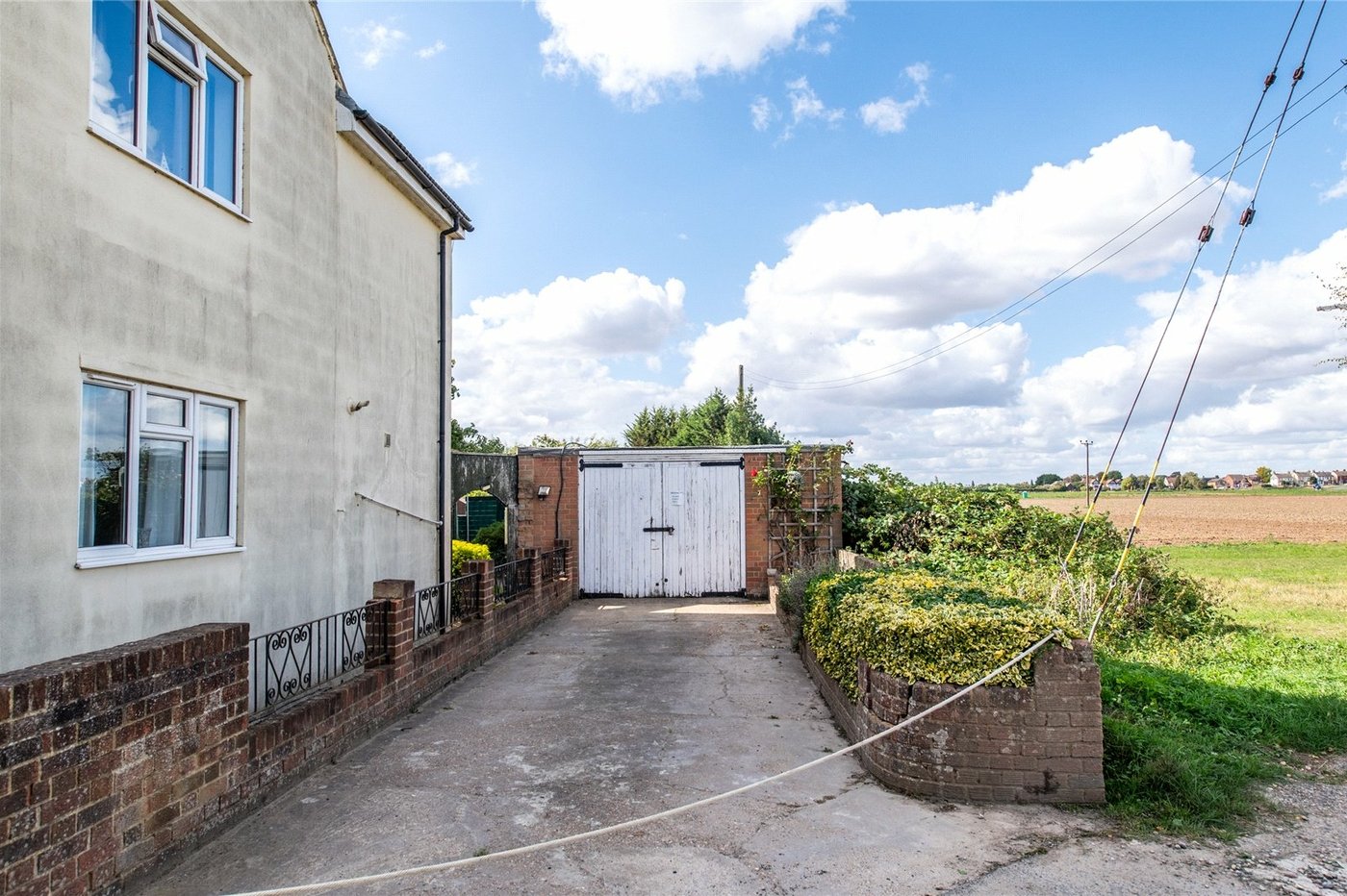 4 bedroom house for sale in Cliffe | Robinson Michael & Jackson