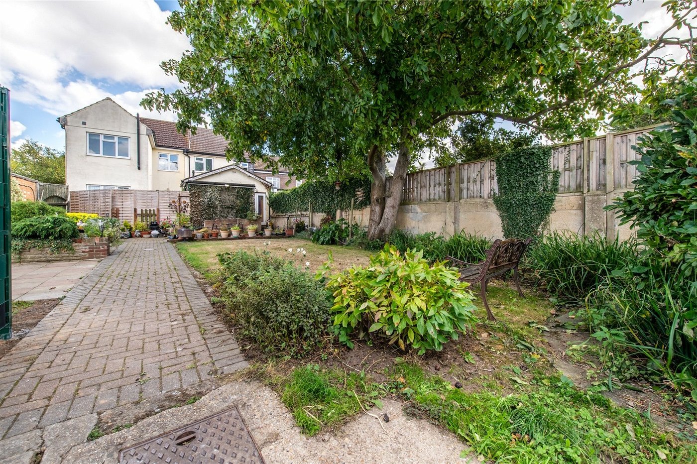 4 bedroom house for sale in Cliffe | Robinson Michael & Jackson