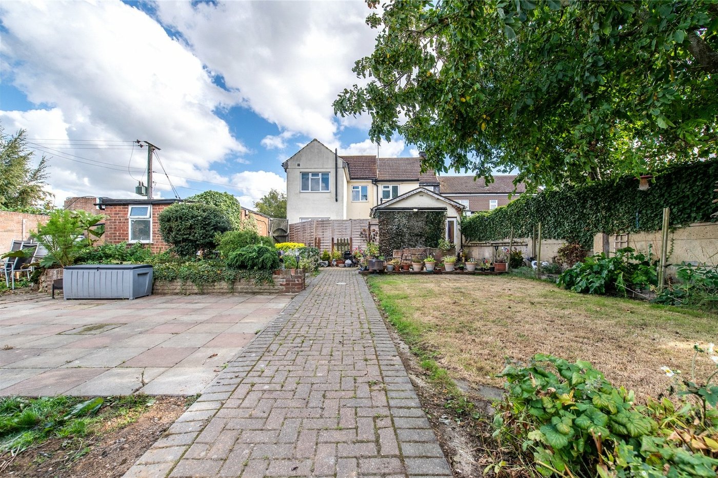 4 bedroom house for sale in Cliffe | Robinson Michael & Jackson