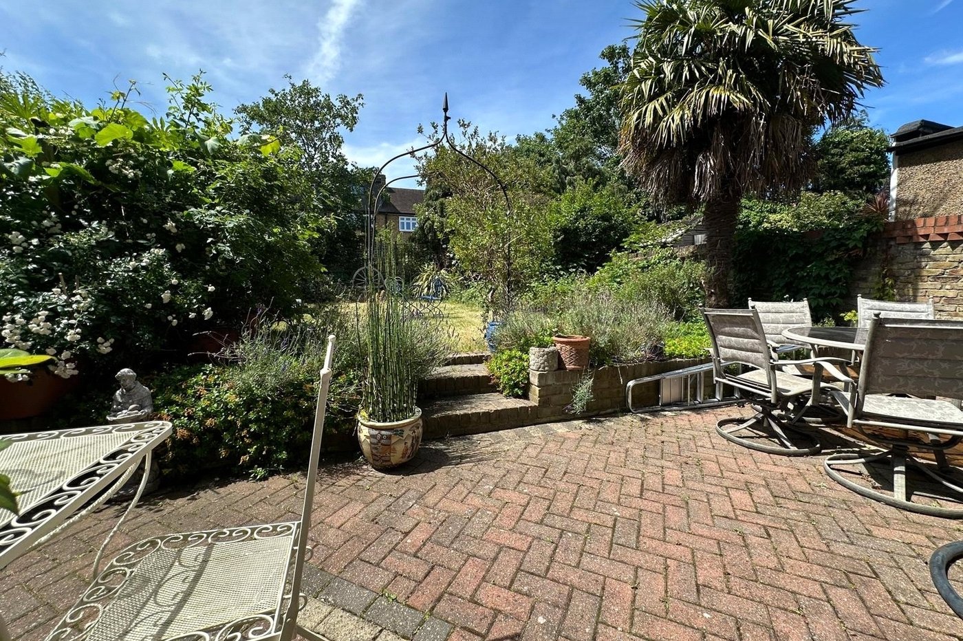 4 bedroom house for sale in London | Robinson Jackson